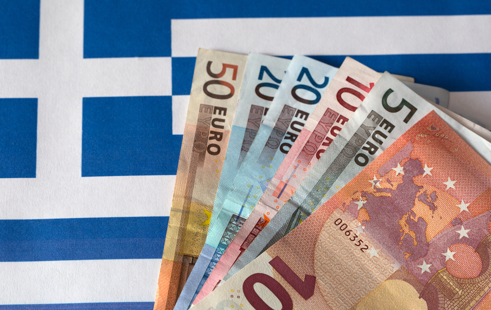 ЕК отпуска нов милиард евро на Гърция
