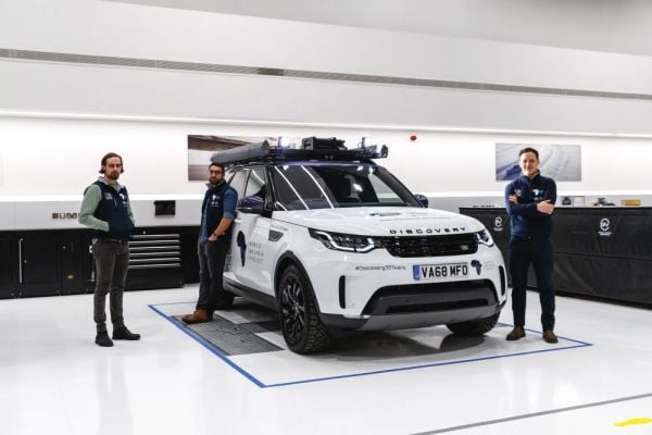 Land Rover на война с маларията в Африка