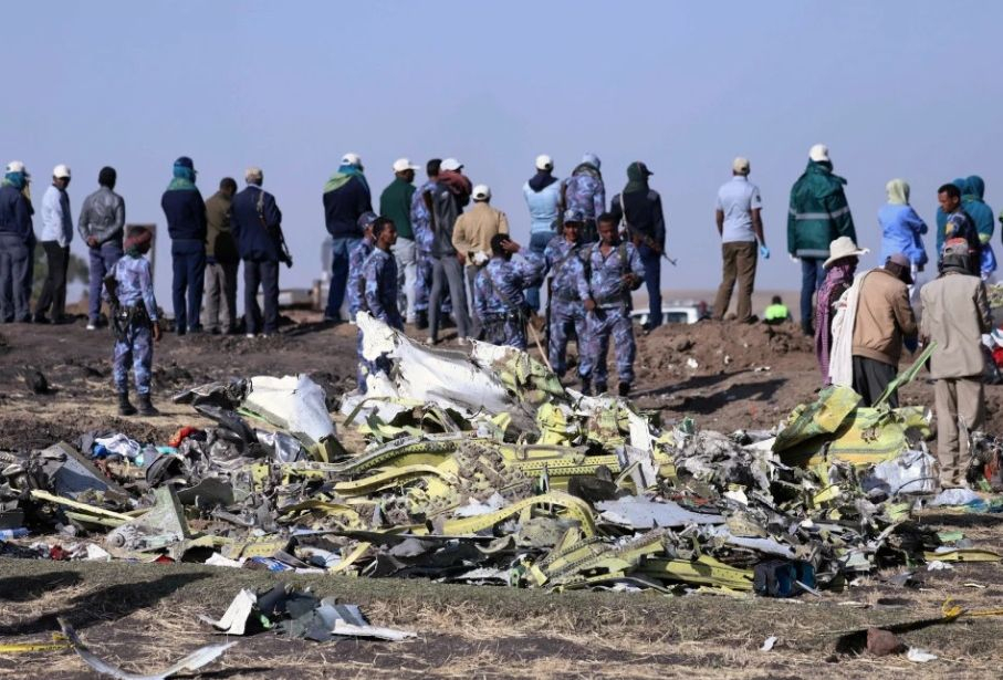 Мистериозен обект ударил етиопския Боинг при излитането, разкриват запознати 