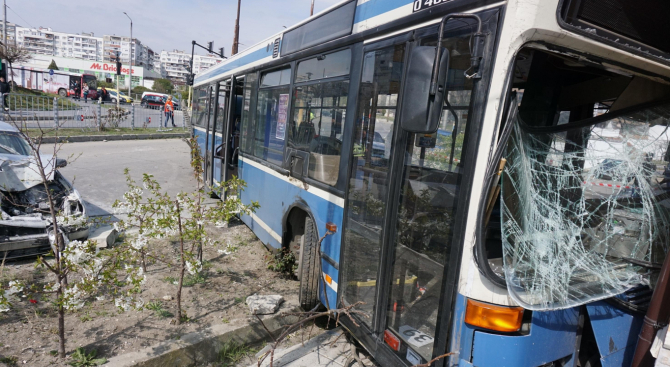 Разкрития за шофьора, карал фаталния автобус във Варна! 