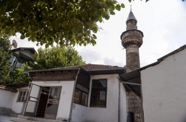 Шок и гняв в Скопие: Ислямски лидер нарече християните в страната "диваци без идентичност"