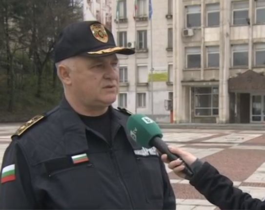 Шефът на жандармерията в Габрово: Свалихме каските и щитовете, аплодираха ни 