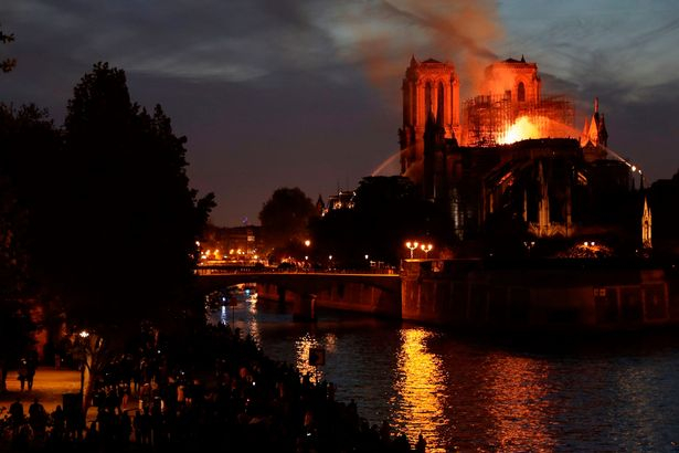 Нови данни за пожара в "Парижката Света Богородица" (ВИДЕО)