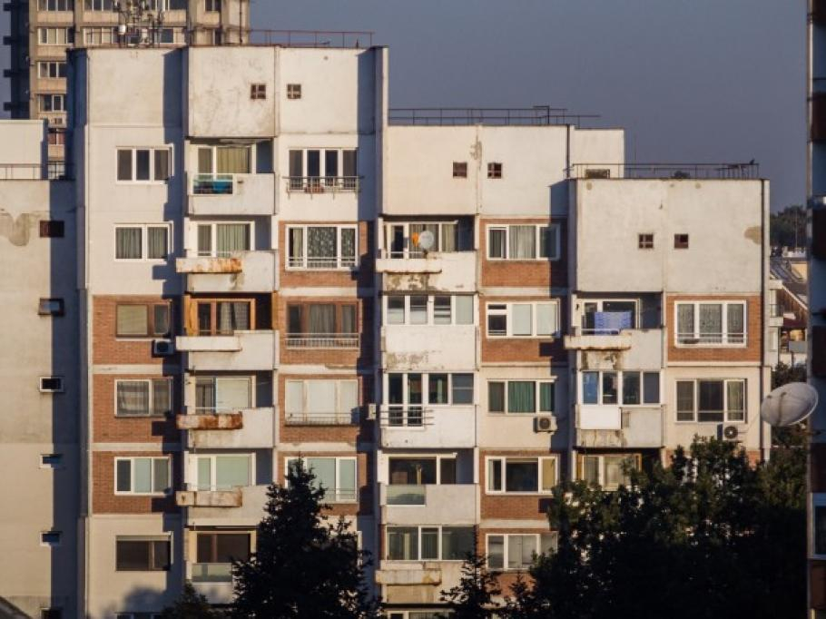 Променят спешно наредбата заради пустеещи апартаменти на МО