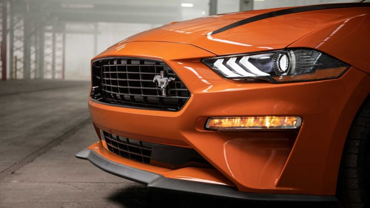 Ford представи новия Mustang 2.3L High Performance Package (СНИМКИ)