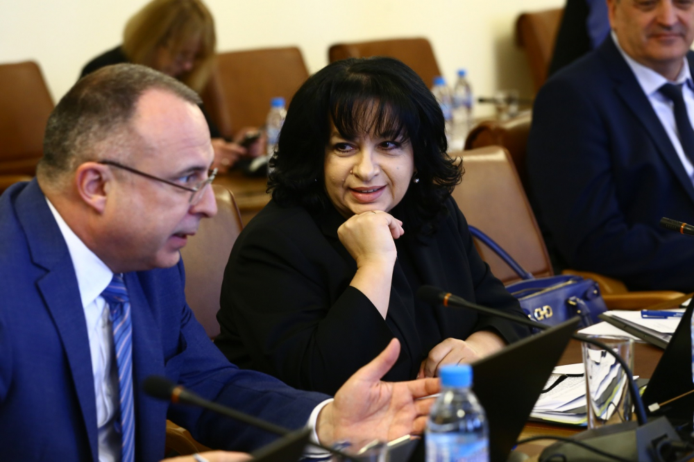 Министър Петкова посочи бъдещите партньори на ГЕРБ в новия парламент 