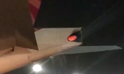 Самолет на Air India се запали (ВИДЕО)