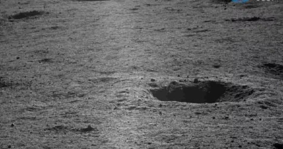 Китайският лунен роувър Юйту-2 изпрати нови снимки на обратната страна на Луната