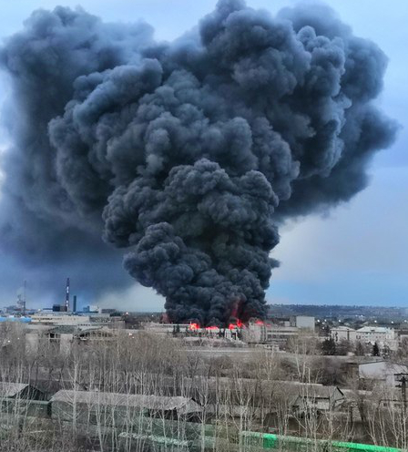 Шокиращи кадри от огромния пожар в завода за ракетите "Сармат" и "Синева" в Русия (СНИМКИ/ВИДЕО)