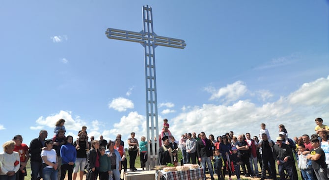 Над хасковското село Книжовник бе осветен 8-метров кръст