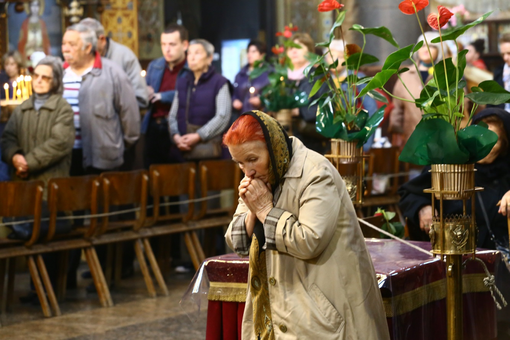 Цяла България се моли за патриарх Неофит 