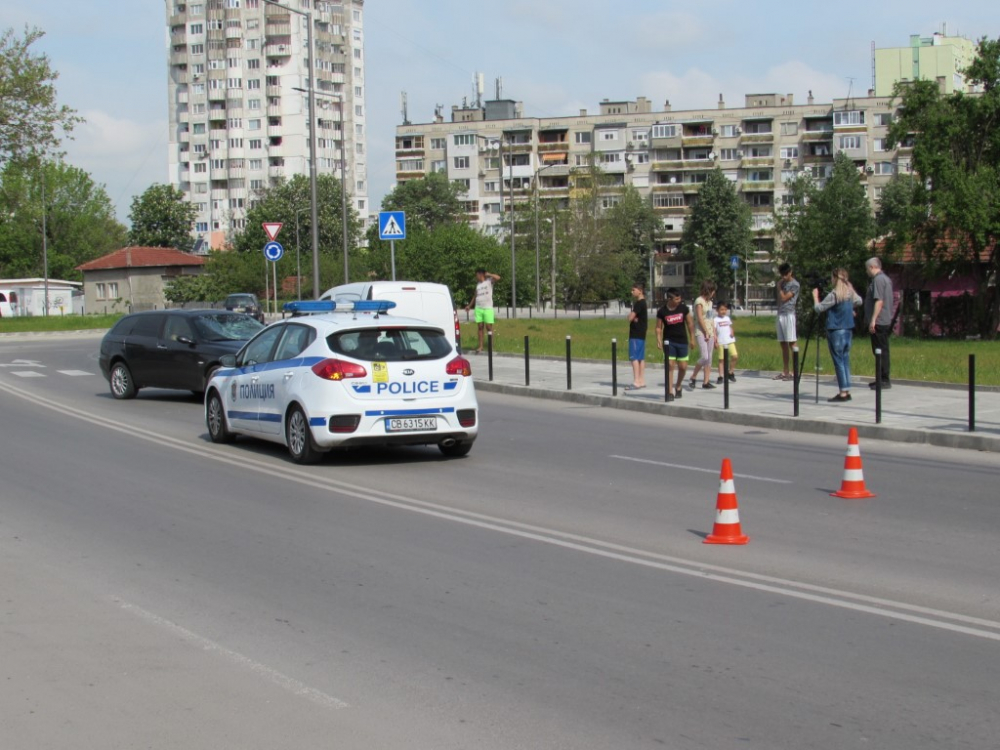 19-годишен отнесе младеж на пешеходна пътека в Русе (СНИМКИ/ВИДЕО)