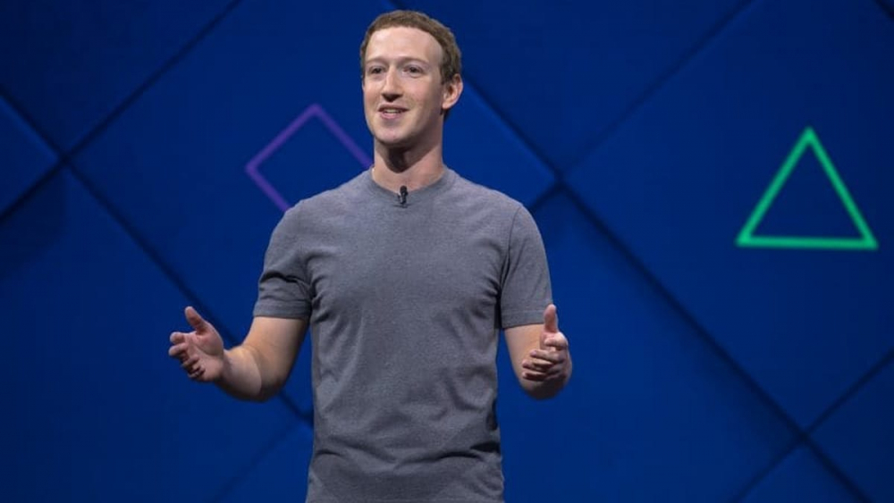 Марк Зукърбърг представи новия радикален дизайн и промените във Фейсбук (СНИМКИ)