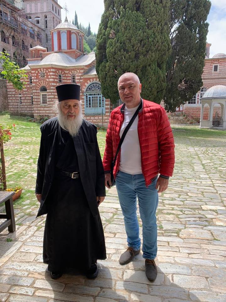 Марешки се помоли за България в Света гора