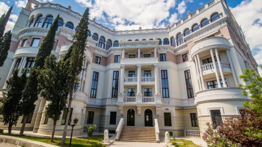 Reuters: Съпругата на Зеленски купила евтино от олигарх разкошен имот в Крим (СНИМКИ)