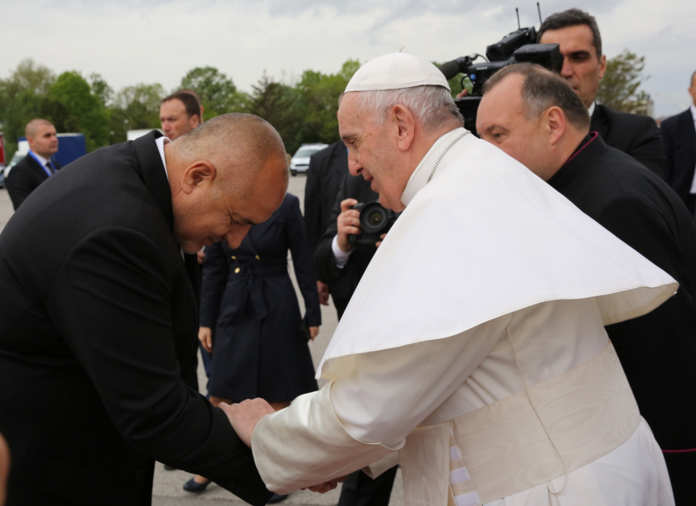 Борисов ще изпрати папа Франциск на летище София