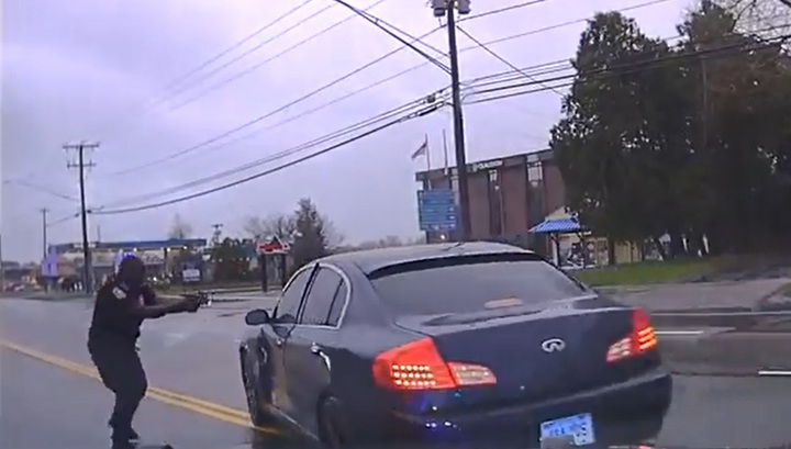 Шокиращи ВИДЕА: Така полицията в САЩ разстрелва непокорните джигити на пътя