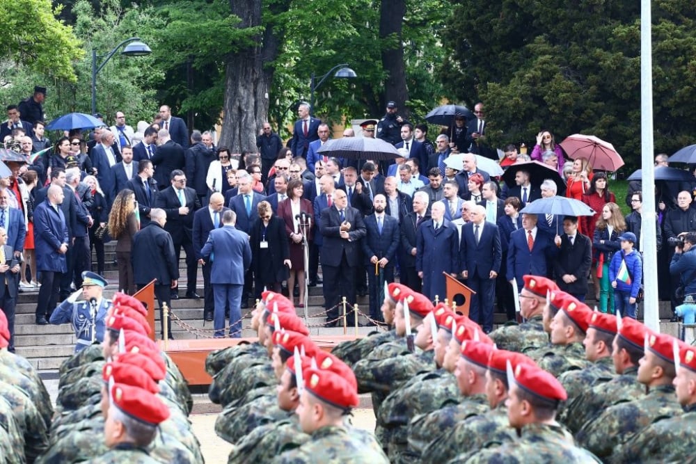 Фоторепортаж в БЛИЦ: Президентът Радев с пламенна реч за армията