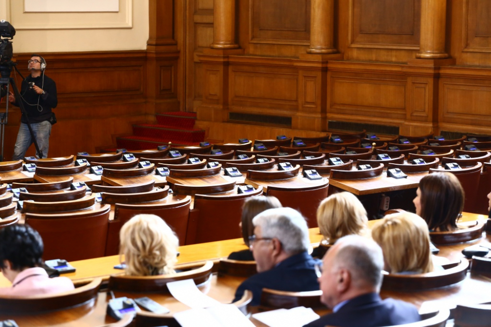 Окончателно: Депутатите приеха промените в Закона за железопътния транспорт