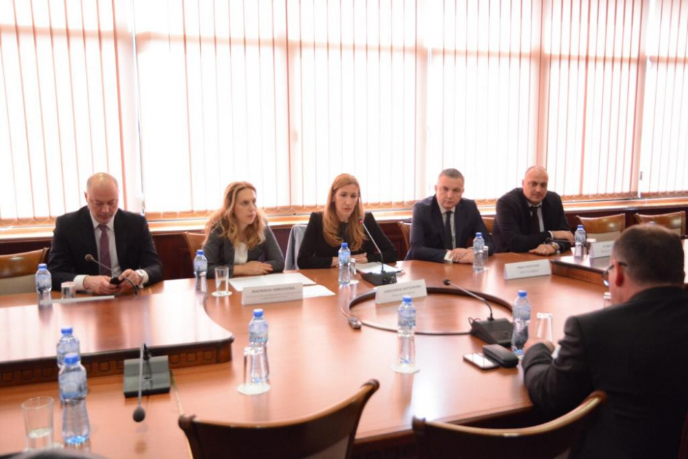 Министър Ангелкова след среща с контролните органи във Варна: Подготовката за летния сезон върви добре,  заедно ще гарантираме качеството на дестинацията