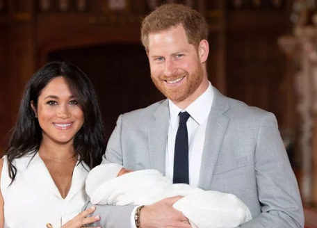 Истината зад името на новото кралско бебе е шокираща! Меган го е кръстила на... (СНИМКИ)