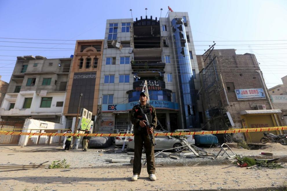 Сепаратисти нападнаха хотел в Пакистан, убит е охранител