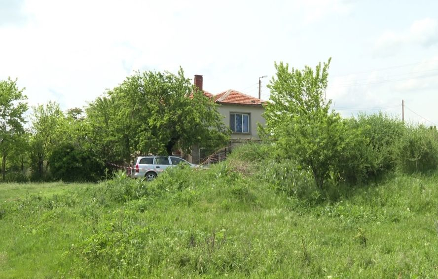 Шокиращи версии какво отприщило касапницата в Сливенско: Убито животно или любовна афера
