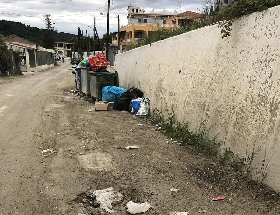 Туристи попаднаха във „военна зона“ на Корфу и споделиха СНИМКИ от кошмара