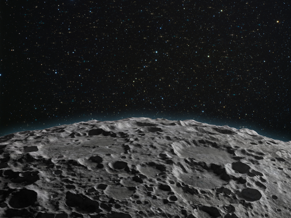 НАСА сензационно: Луната се свива, тресе и разцепва!