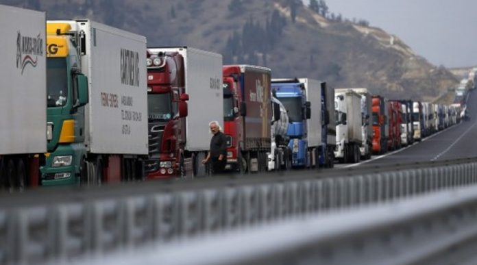 Гърция готви тежък удар срещу българските превозвачи