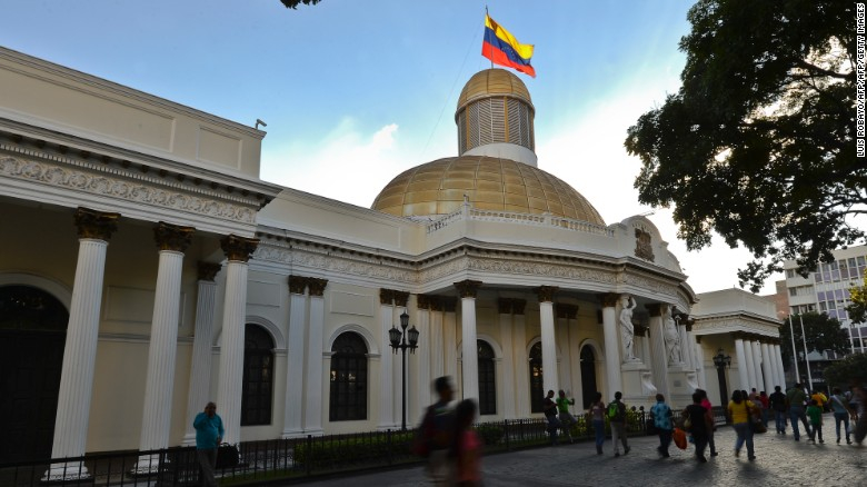 Блокираха парламента във Венецуела