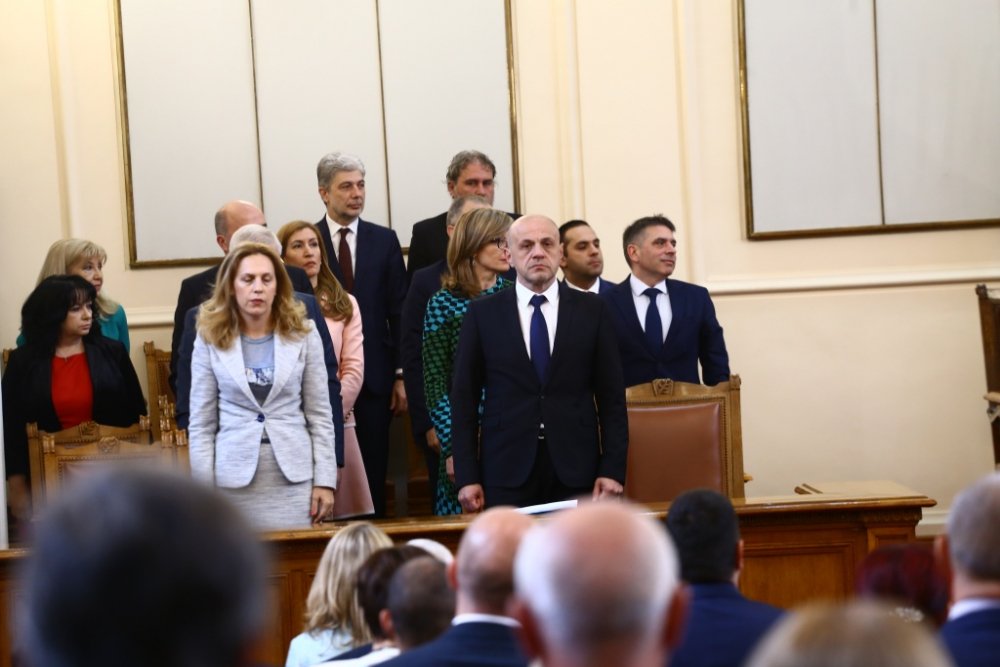 Парламентът прие оставката на Порожанов, вече има нов министър на земеделието (СНИМКИ) 