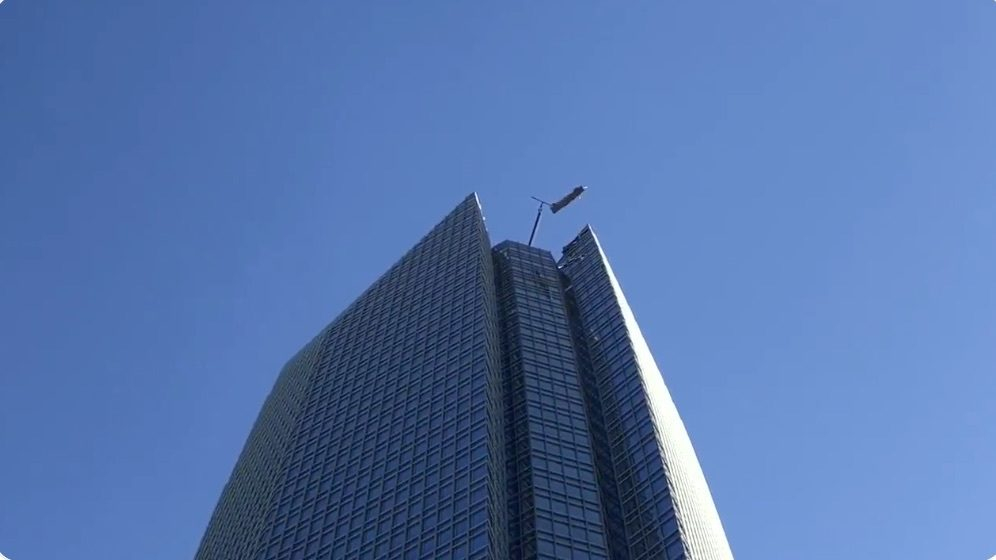 Страховит инцидент на небостъргач в САЩ (ВИДЕО)