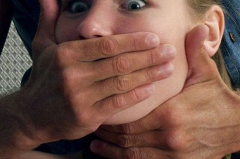 14-годишна брутално изнасилена от приятел на баща си в София!