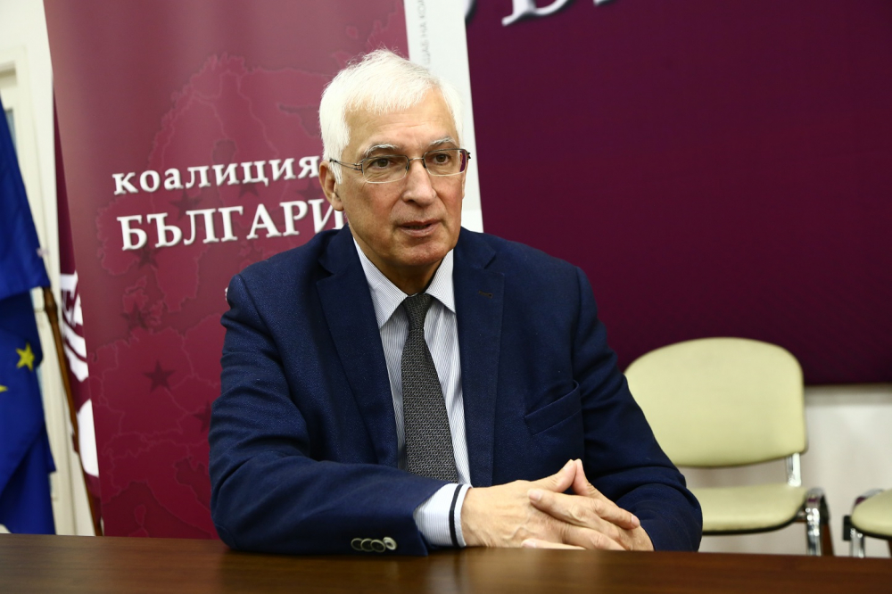 Недоволното дете на 18-те комисии на ПП крие рискове, предупреди проф. Боян Дуранкев