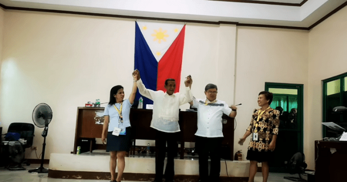 Залог на ези-тура реши кметски избори във Филипините 