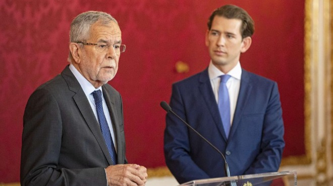 Австрийският президент поиска предсрочни избори през...