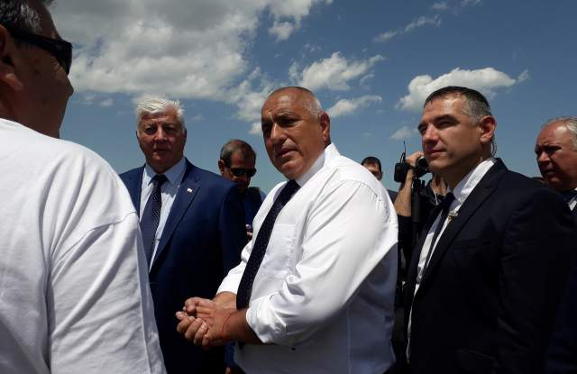 Премиерът похвали областния управител на Пловдив Здравко Димитров за новото Асеновградско шосе (СНИМКИ)