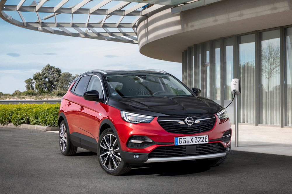 Opel Grandland X вече на ток и с двойно предаване