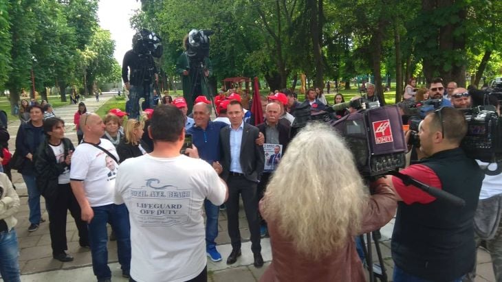 ВМРО закри кампанията си в навечерието на 24 май с инициативата „Да се хванем на хорото“ и певицата Диа