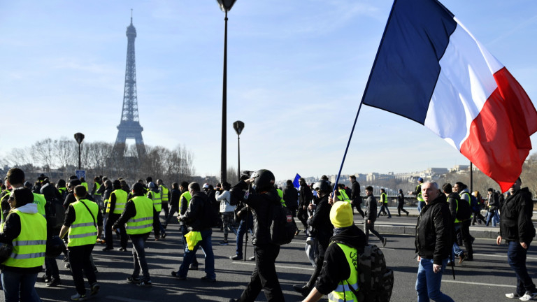 Протест на "Жълтите жилетки" преди вота във Франция
