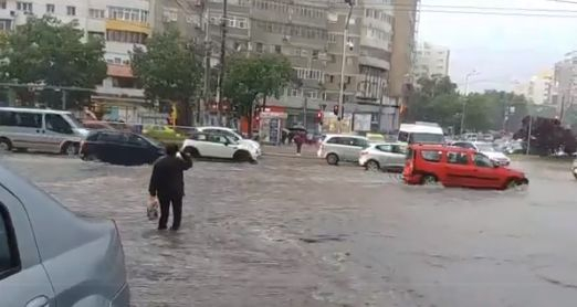 Стихия, невиждана от 100 години, удари Румъния! Положението е бедствено! (СНИМКИ/ВИДЕО)