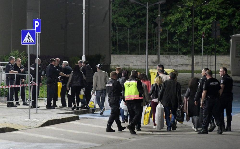 Без затруднения при предаването на изборните протоколи в "Арена Армеец" (СНИМКИ)