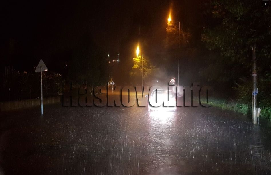 Апокалипсис в Хасково! Дъжд, градушка и мълнии, удариха града (СНИМКИ/ВИДЕО)