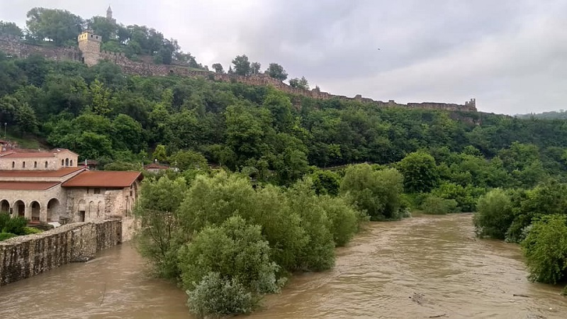 Наводнението, потопило България, застрашава едни от най-големите ни светини (СНИМКИ)