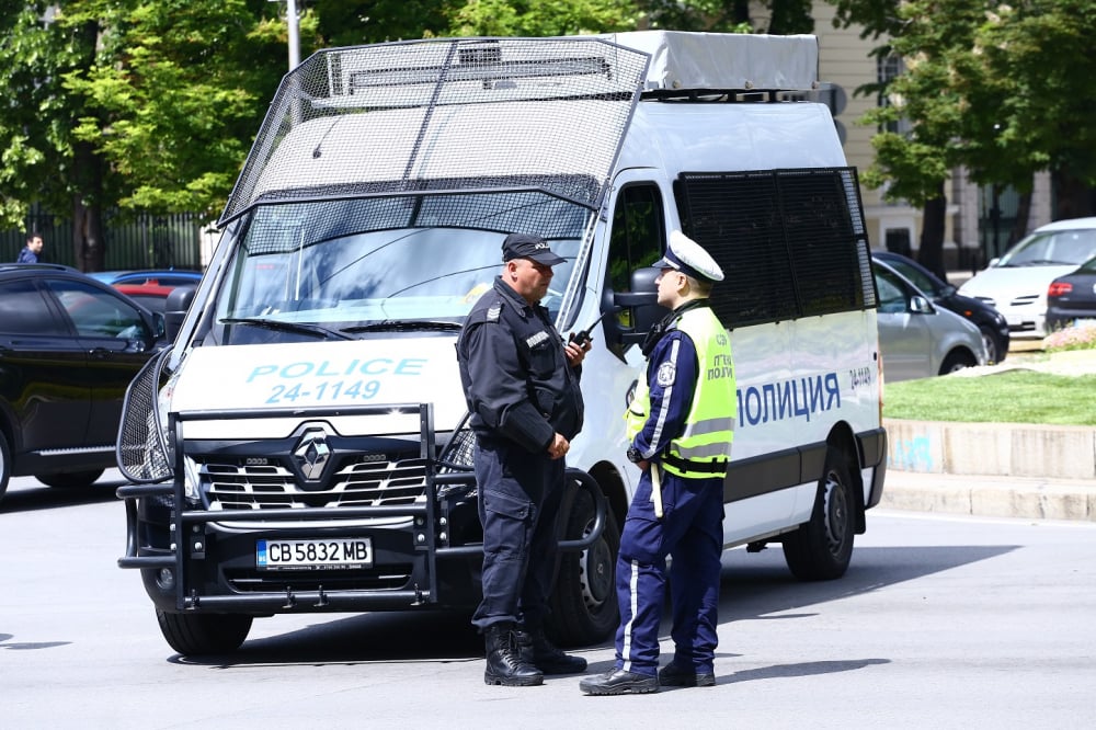 Почерня от полиция в София, има арестувани