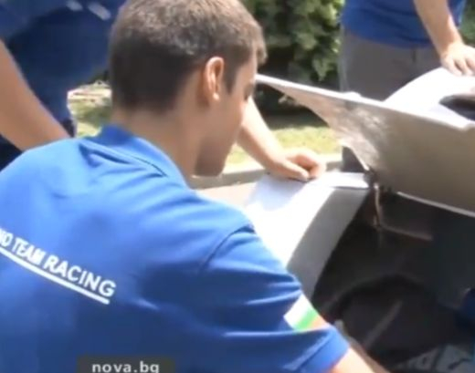 Гордост: Ученици от Бургас създадоха уникален електрически "баткомобил"