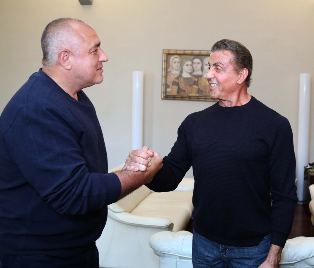 Борисов посрещна с прегръдка Силвелстър Сталоун и спази обещание към него (ВИДЕО)