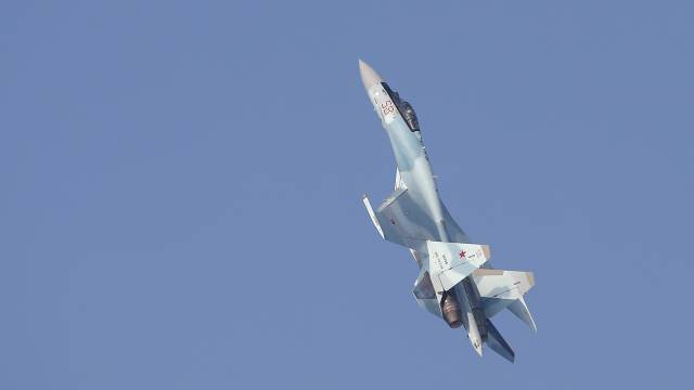 Руски изтребител прехвана американски разузнавателен самолет над Средиземно море  