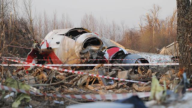 Разследващите с нови данни за смъртоносния инцидент със самолета на Лех Качински